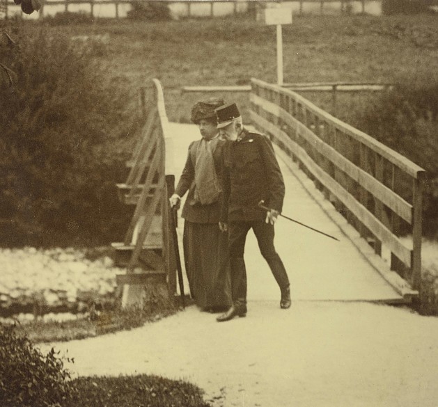 kaiser_franz_joseph_beim_spaziergang_mit_katharina_schratt_1895_original
