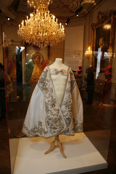 Manteau Lithurgique fait avec la Robe de Mariée de Sissi 001